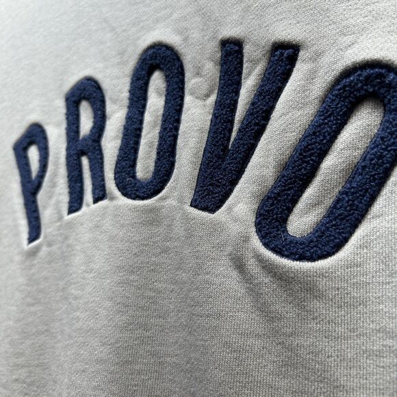 Okaicos Grey Provo Embroidered Crewneck Mens Medium Sweatshirt Gray Chenille - Picture 5 of 11